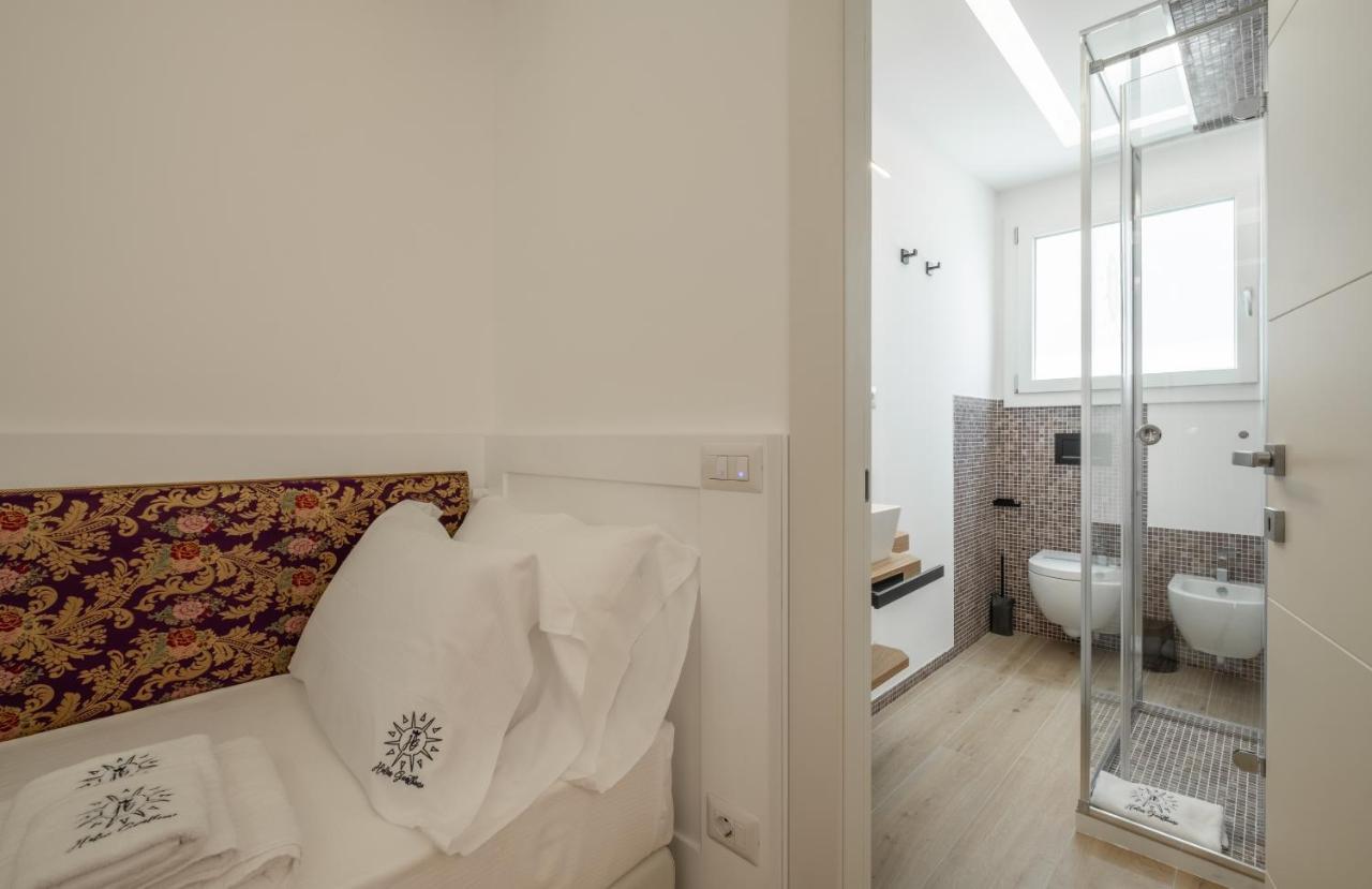 קליארי Helios Guest House מראה חיצוני תמונה